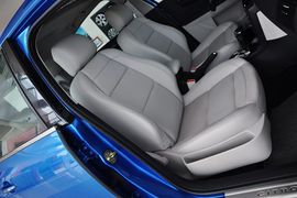 2012款东风雪铁龙新世嘉两厢1.6L自动乐享型