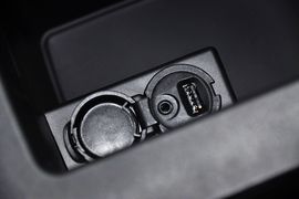 2012款东风雪铁龙新世嘉两厢1.6L自动乐享型