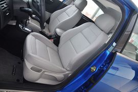 2012款东风雪铁龙新世嘉两厢1.6L自动乐享型