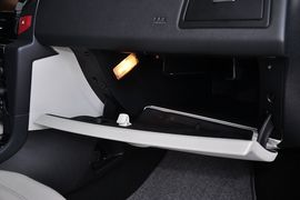 2012款东风雪铁龙新世嘉两厢1.6L自动乐享型