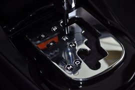 2012款东风雪铁龙新世嘉两厢1.6L自动乐享型