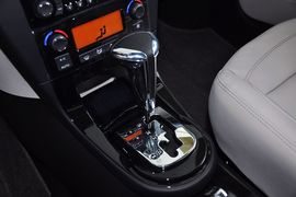 2012款东风雪铁龙新世嘉两厢1.6L自动乐享型