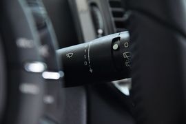 2012款东风雪铁龙新世嘉两厢1.6L自动乐享型