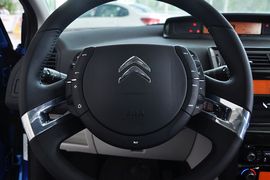 2012款东风雪铁龙新世嘉两厢1.6L自动乐享型