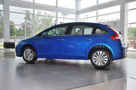 2012款东风雪铁龙新世嘉两厢1.6L自动乐享型
