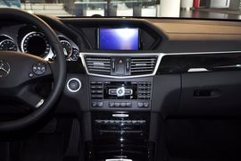 2012款北京奔驰E300L时尚型豪华版