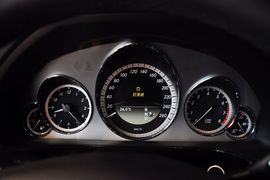 2012款北京奔驰E300L时尚型豪华版