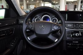 2012款北京奔驰E300L时尚型豪华版