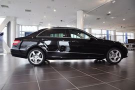 2012款北京奔驰E300L时尚型豪华版