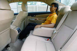 2012款丰田凯美瑞骏瑞2.5S导航版