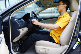 2012款丰田凯美瑞骏瑞2.5S导航版