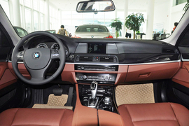 2012款宝马520i典雅型