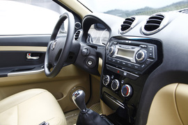 江铃SUV驭胜S350云南长途试驾