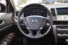 2012款日产天籁2.5L