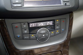 2012款新轩逸1.8XV宜宾试驾实拍