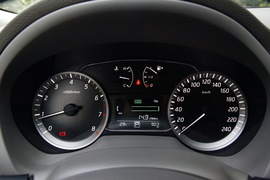 2012款新轩逸1.8XV宜宾试驾实拍