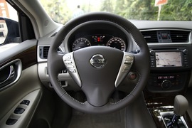 2012款新轩逸1.8XV宜宾试驾实拍