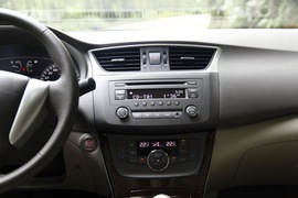 2012款新轩逸1.8XV宜宾试驾实拍