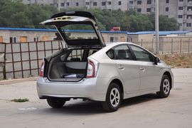 2012款丰田普锐斯1.8L豪华版到店实拍