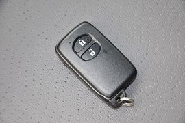 2012款丰田普锐斯1.8L豪华版到店实拍