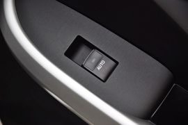 2012款丰田普锐斯1.8L豪华版到店实拍