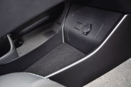 2012款丰田普锐斯1.8L豪华版到店实拍