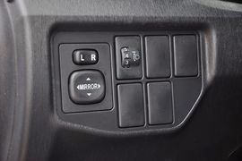 2012款丰田普锐斯1.8L豪华版到店实拍