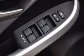 2012款丰田普锐斯1.8L豪华版到店实拍