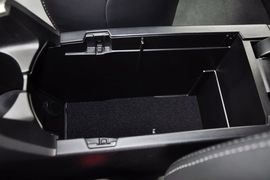 2012款丰田普锐斯1.8L豪华版到店实拍