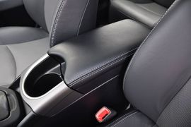 2012款丰田普锐斯1.8L豪华版到店实拍