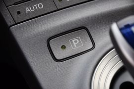 2012款丰田普锐斯1.8L豪华版到店实拍