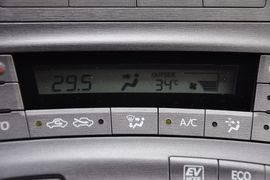 2012款丰田普锐斯1.8L豪华版到店实拍