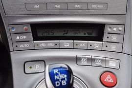 2012款丰田普锐斯1.8L豪华版到店实拍