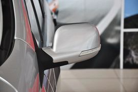 2012款东风风行景逸LV