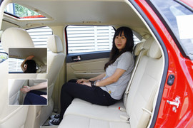 2012款东风悦达起亚K2两厢对比北京汽车E150实拍