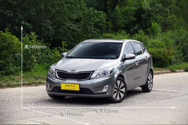 2012款东风悦达起亚K2两厢对比北京汽车E150实拍