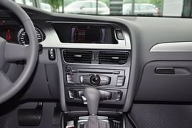 2012款奥迪A4L