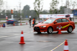 2012款三菱翼神西安试驾实拍