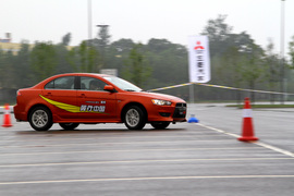 2012款三菱翼神西安试驾实拍