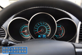 逸动与瑞纳三厢对比评测