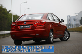 逸动与瑞纳三厢对比评测