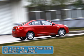 :逸动与瑞纳三厢对比评测