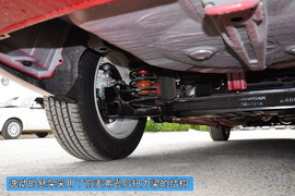 :逸动与瑞纳三厢对比评测