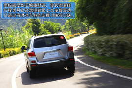 2012款丰田汉兰达试驾实拍