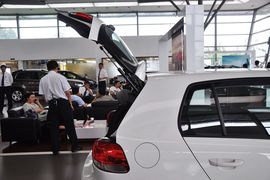 2012款大众高尔夫1.6L手自一体时尚型