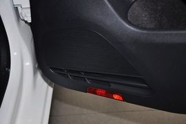 2012款大众高尔夫1.6L手自一体时尚型