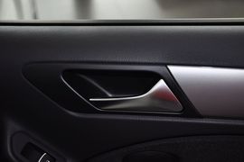 2012款大众高尔夫1.6L手自一体时尚型