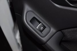 2012款大众高尔夫1.6L手自一体时尚型