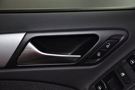 2012款大众高尔夫1.6L手自一体时尚型