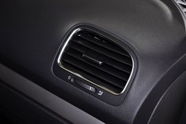 2012款大众高尔夫1.6L手自一体时尚型